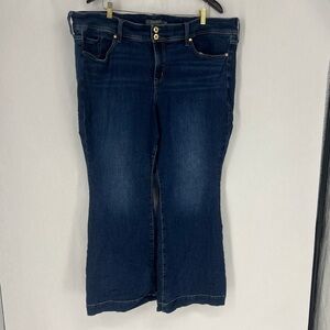 Torrid Mid-Rise Flare Jeans 26S